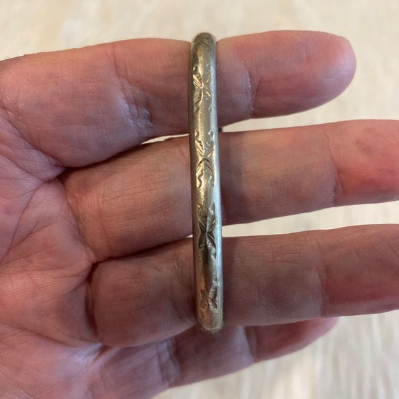 Vintage Sterling Silver Bangle - Picture 1 of 3